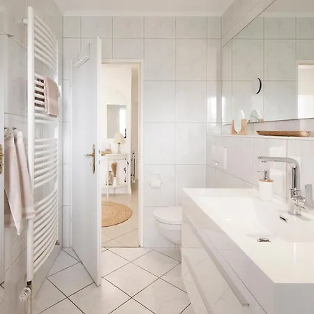 Apartment Wohnen Am Suedstrand 01 *